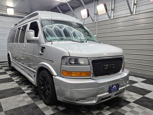 Used 2018 GMC Savana 2500 Extended w/ Enhanced Convenience Package RWD image 5