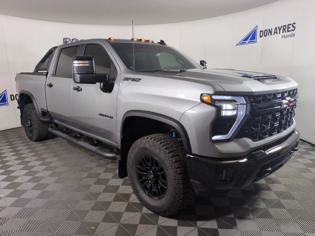 Used 2026 Chevrolet Silverado 2500 ZR2 AWD/4WD image 11