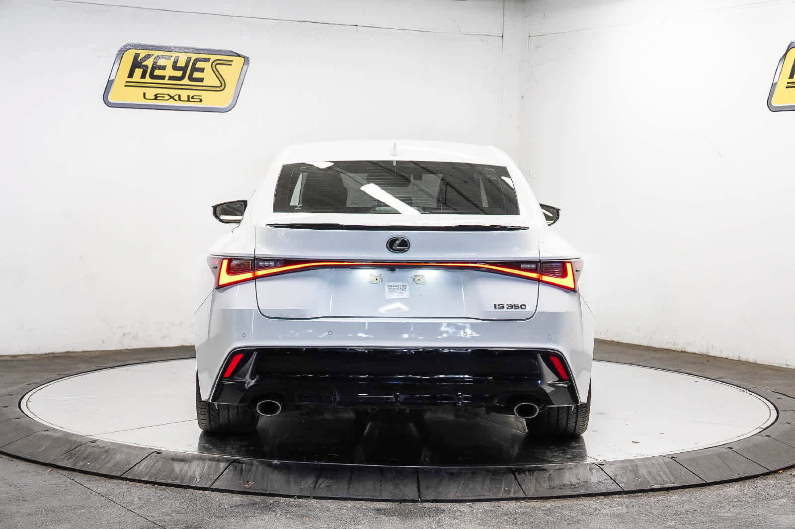 Used 2023 Lexus IS 350 F Sport RWD image 3