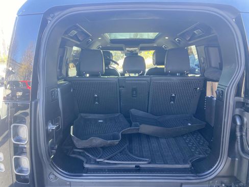 Used 2024 Land Rover Defender 110 V8 image 12