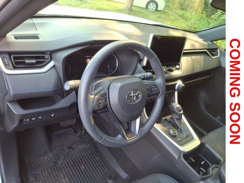 Used 2023 Toyota RAV4 SE w/ SE Grade Weather Package AWD/4WD image 9