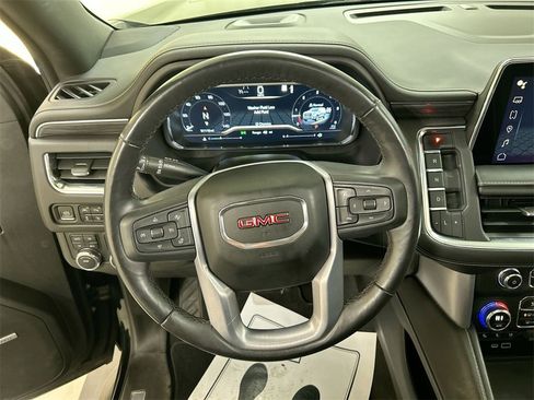 Used 2022 GMC Yukon SLT w/ SLT Premium Package image 4