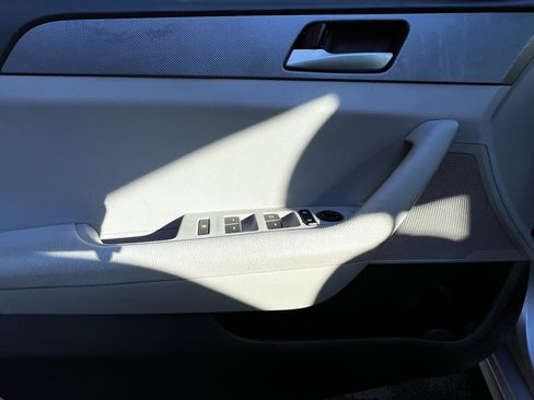 Used 2019 Hyundai Sonata SE image 13