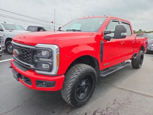 Used 2023 Ford F250 XLT w/ XLT Premium Package AWD/4WD image 2
