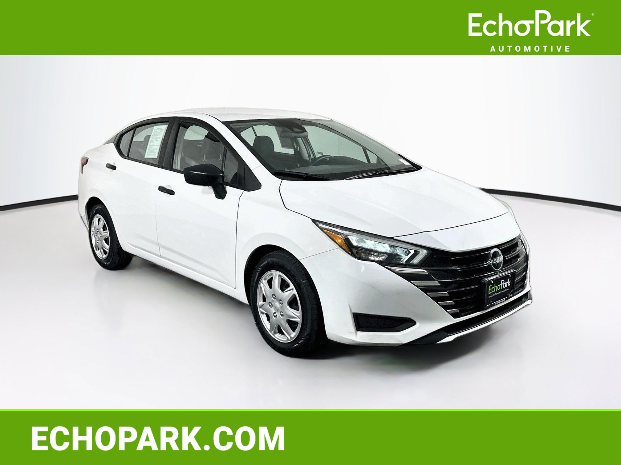 Used 2025 Nissan Versa S FWD image 1