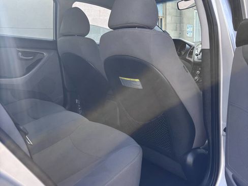 Used 2015 Hyundai Elantra SE w/ Option Group 02 image 15