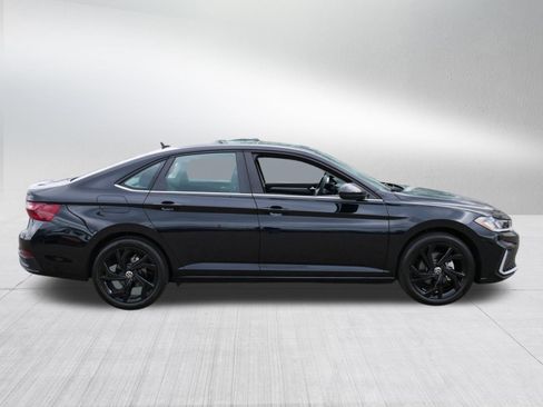 Used 2026 Volkswagen Jetta SE w/ Black Wheel Package FWD image 8