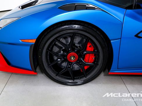 Used 2023 Lamborghini Huracan STO RWD image 23