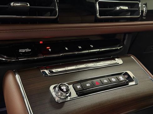 Used 2025 Lincoln Aviator Reserve w/ Equipment Group 201A image 21