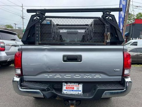 Used 2019 Toyota Tacoma TRD Off-Road AWD/4WD image 9