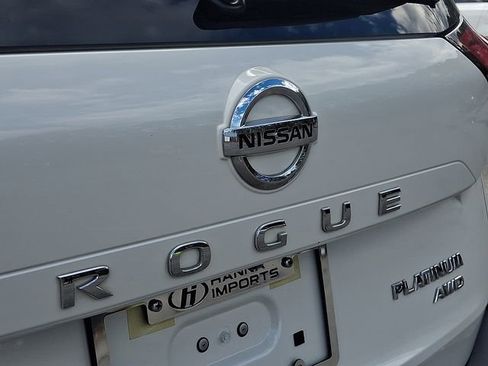Used 2021 Nissan Rogue Platinum image 36