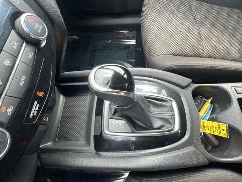 Used 2017 Nissan Rogue Sport SV w/ SV Premium Package image 17