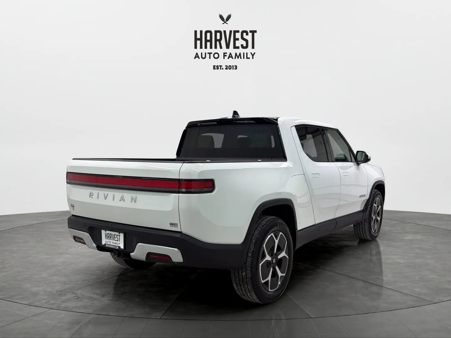 Used 2024 Rivian R1T Adventure Dual AWD/4WD image 6