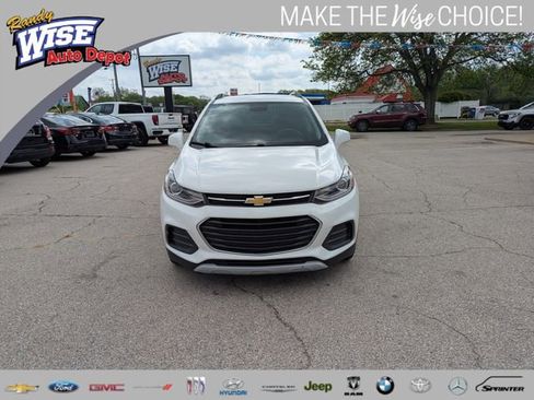 Used 2017 Chevrolet Trax LT w/ LT Convenience Package FWD image 8
