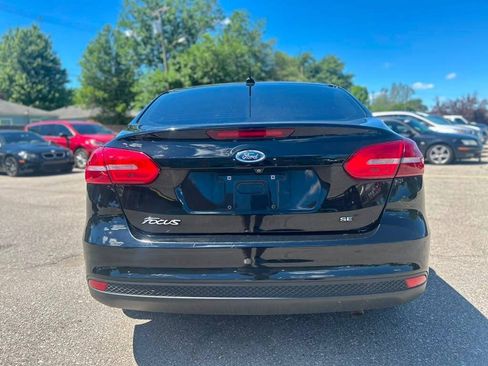 Used 2017 Ford Focus SE w/ Cold Weather Package FWD image 6