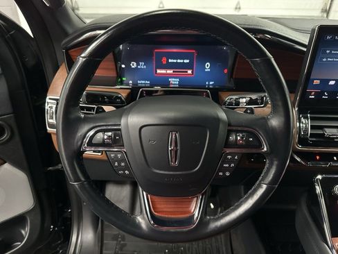 Used 2023 Lincoln Navigator L Reserve AWD/4WD image 13