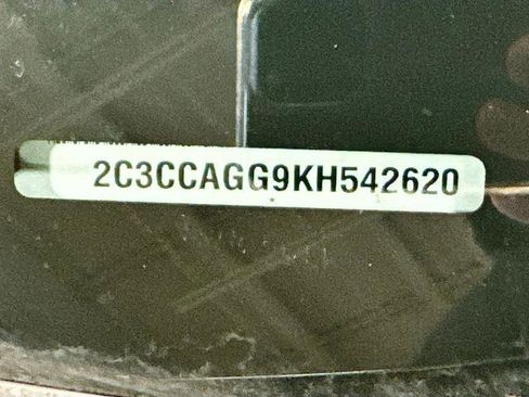Used 2019 Chrysler 300 S image 23