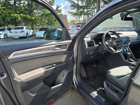 Used 2023 Volkswagen Atlas Cross Sport SE AWD/4WD image 7
