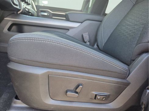 New 2026 RAM 2500 Big Horn AWD/4WD image 12