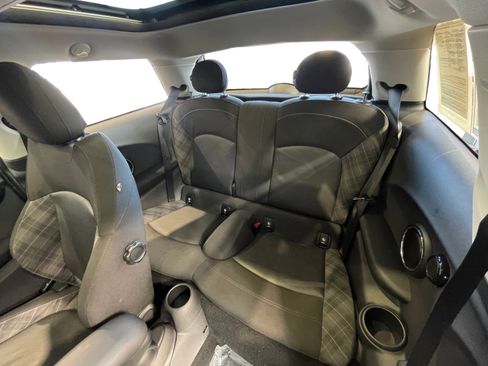 Used 2015 MINI Cooper S image 17