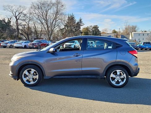 Used 2017 Honda HR-V LX image 4