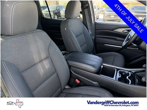 Certified 2025 Chevrolet Traverse LT w/ Midnight/Sport Edition FWD image 24