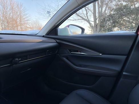 Used 2022 MAZDA CX-30 AWD 2.5 S w/ Premium Package image 26