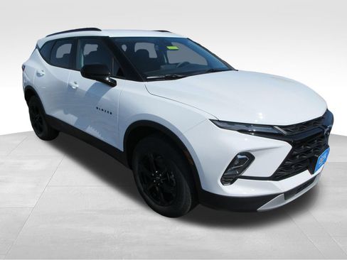 New 2026 Chevrolet Blazer LT w/ Convenience Package FWD image 7