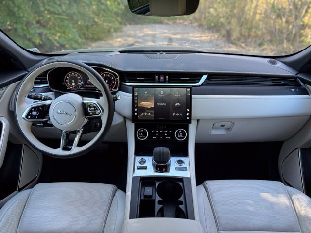 New 2026 Jaguar F-PACE R-Dynamic S AWD/4WD image 21