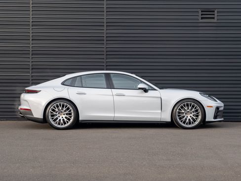 New 2026 Porsche Panamera 4 image 9