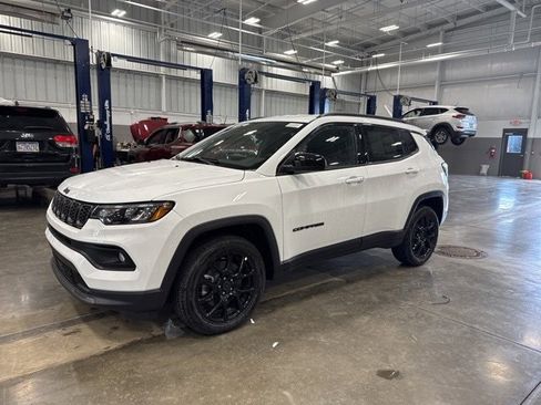 New 2025 Jeep Compass Latitude w/ Altitude Special Edition image 7