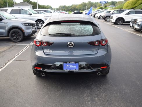 Used 2022 MAZDA MAZDA3 s FWD image 5