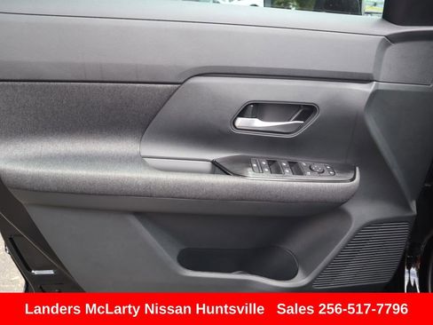 Used 2025 Nissan Kicks SV image 20