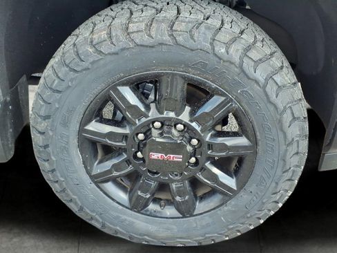 Used 2024 GMC Sierra 2500 AT4 w/ AT4 Premium Plus Package AWD/4WD image 9