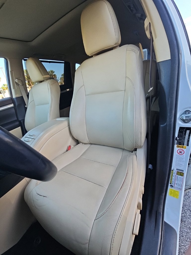 Used 2017 Toyota Highlander XLE FWD image 29