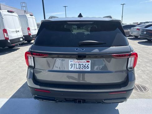 Used 2025 Ford Explorer ST-Line RWD image 4