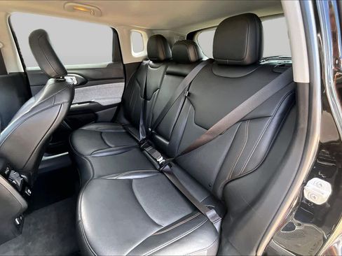 Used 2022 Jeep Compass Latitude AWD/4WD image 14