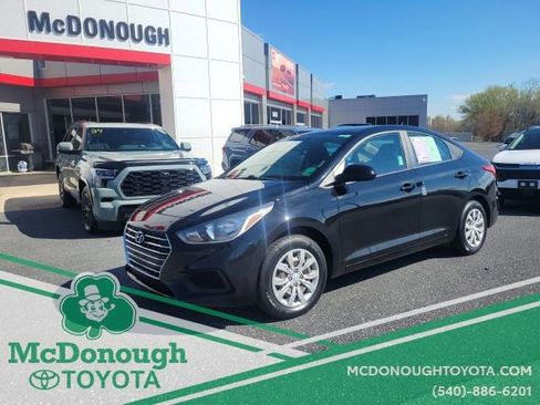 Used 2022 Hyundai Accent SE image 1