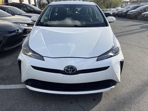 Used 2021 Toyota Prius LE image 2