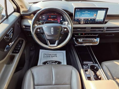 Used 2023 Lincoln Corsair Reserve w/ Equipment Group 202A AWD/4WD image 11