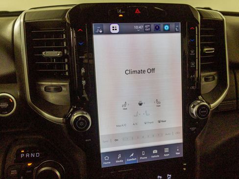 New 2026 RAM 1500 4x4 Crew Cab image 25