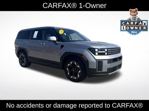 Used 2024 Hyundai Santa Fe SE FWD image 2
