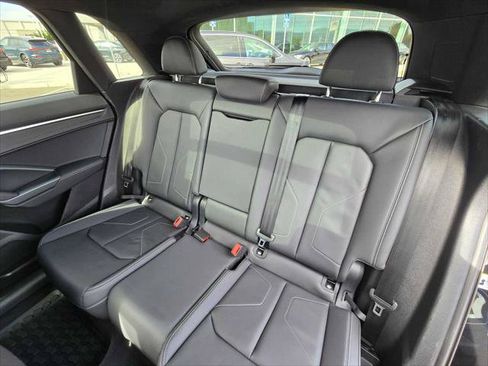 Used 2025 Audi Q3 2.0T Premium w/ Convenience Package AWD/4WD image 17