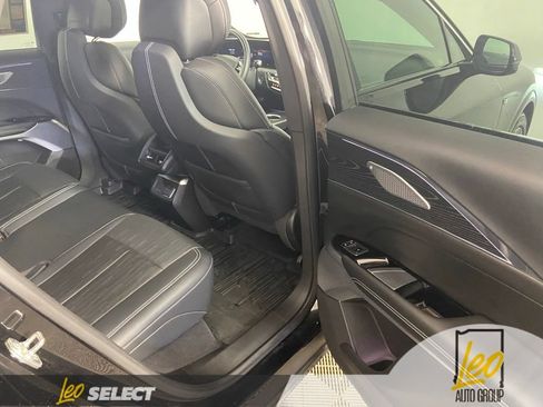 Used 2024 Cadillac Lyriq Luxury AWD/4WD image 20