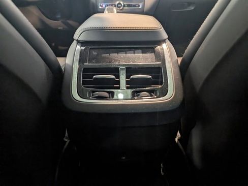 Used 2023 Volvo XC60 B5 Ultimate w/ Climate Package image 23
