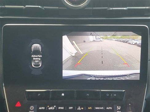 Used 2024 Maserati Grecale GT image 32