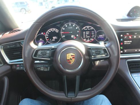 Used 2022 Porsche Panamera 4 image 6