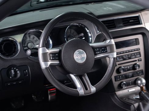 Used 2010 Ford Mustang GT image 23