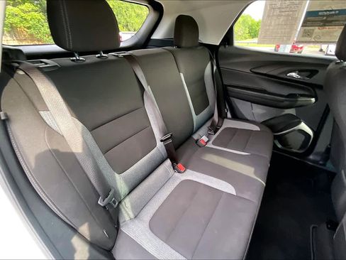Used 2025 Chevrolet TrailBlazer LT FWD image 19