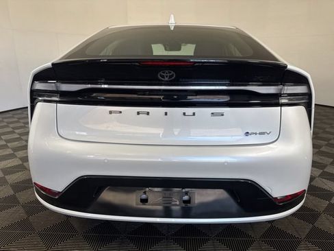 Used 2025 Toyota Prius Plug-In Hybrid FWD image 22